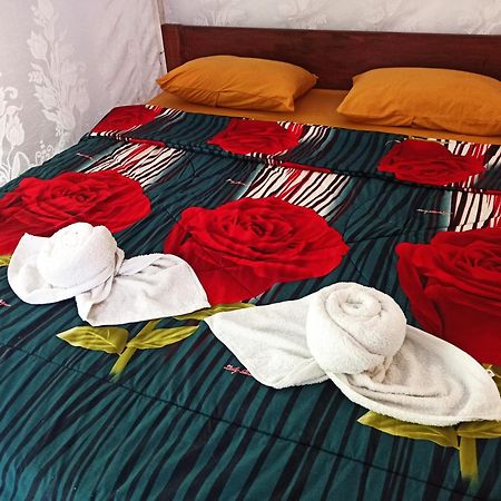 Tangkoko Jungle Homestay Rinondoran Bagian luar foto