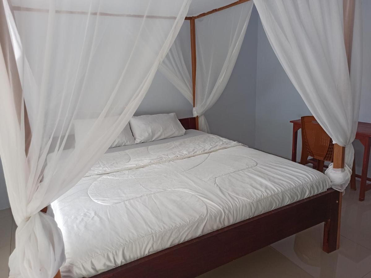 Tangkoko Jungle Homestay Rinondoran Bagian luar foto