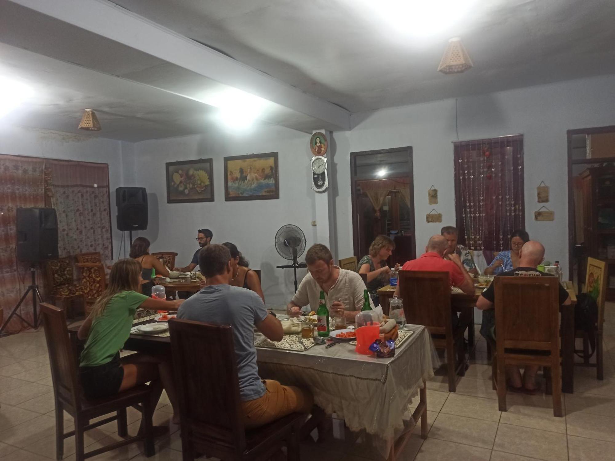 Tangkoko Jungle Homestay Rinondoran Bagian luar foto